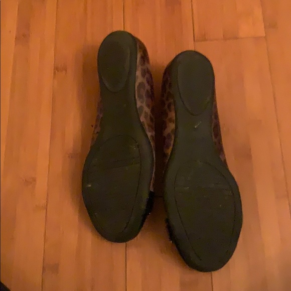 Marc Fisher Women’s Slip On Leopard Flats - Picture 3 of 6